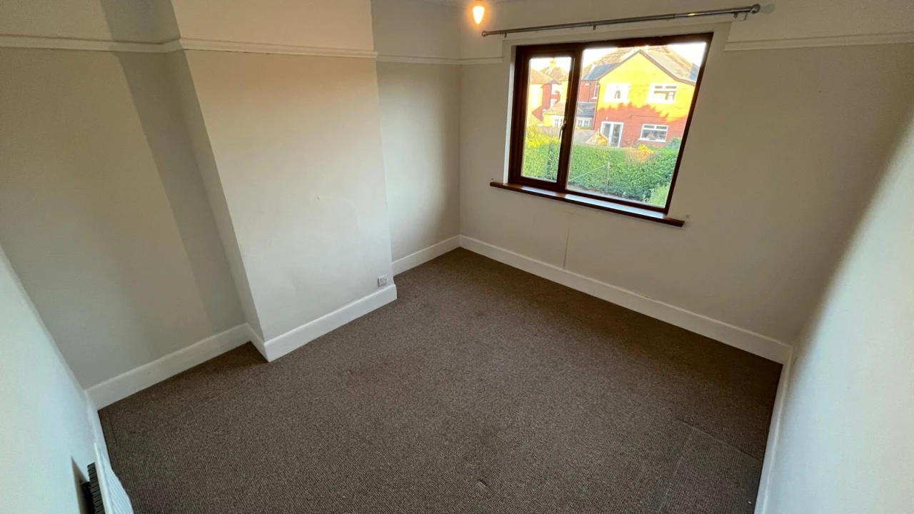 
                        4.jpg, Belfast, BT6 0HH