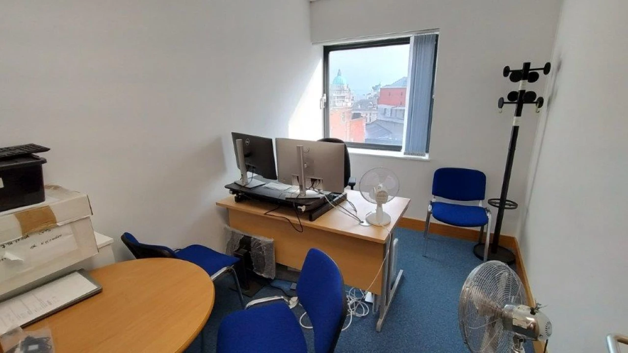 
                        1000044494.jpg, Belfast, BT2 7BA
