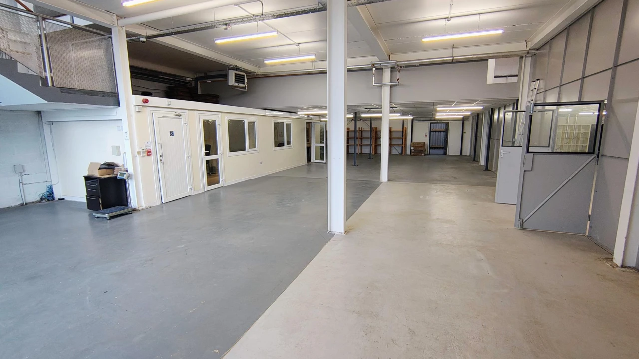 
                        img_20260120_124455441_hdr_ae.jpg, Antrim, BT41 4NT