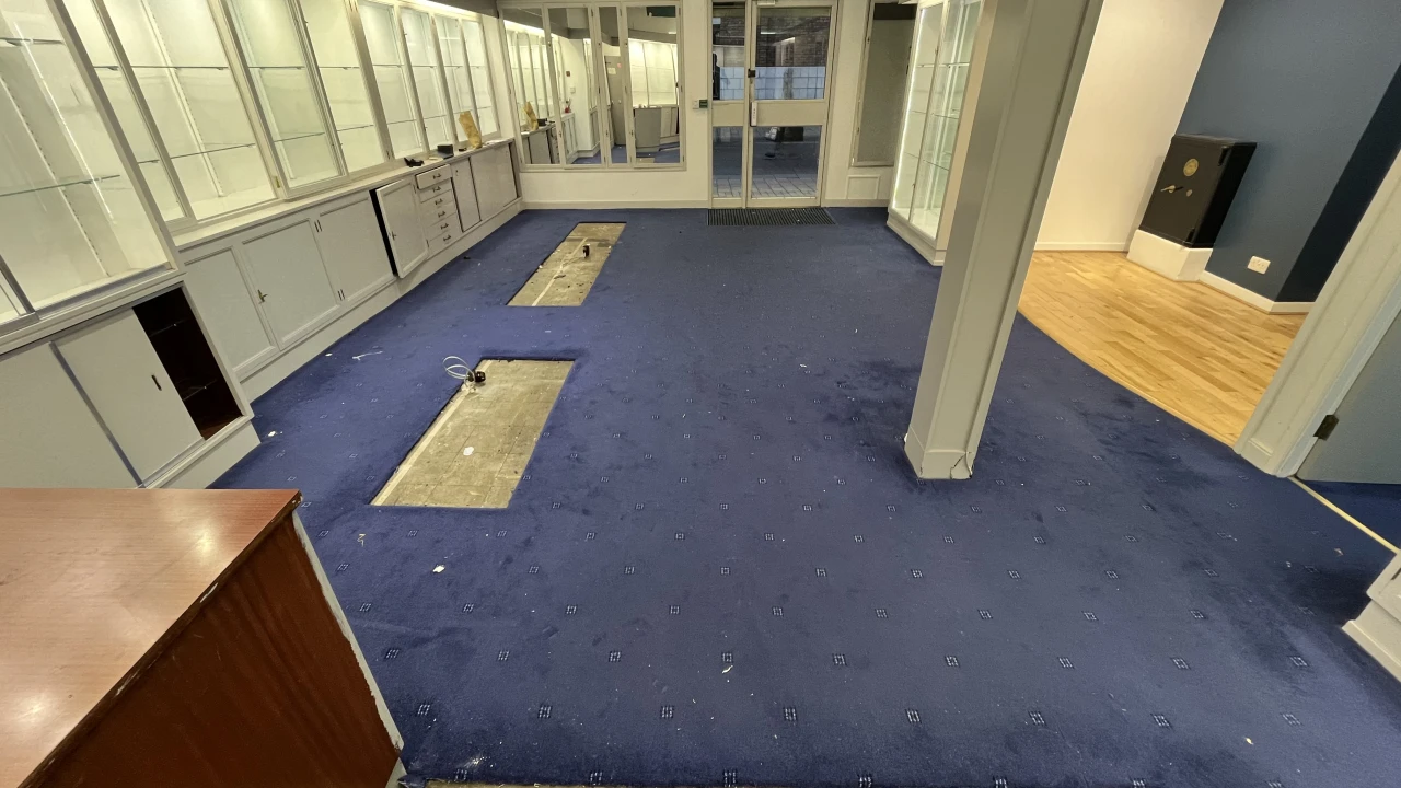 
                        img_6181.jpg, Belfast, BT1 1RB