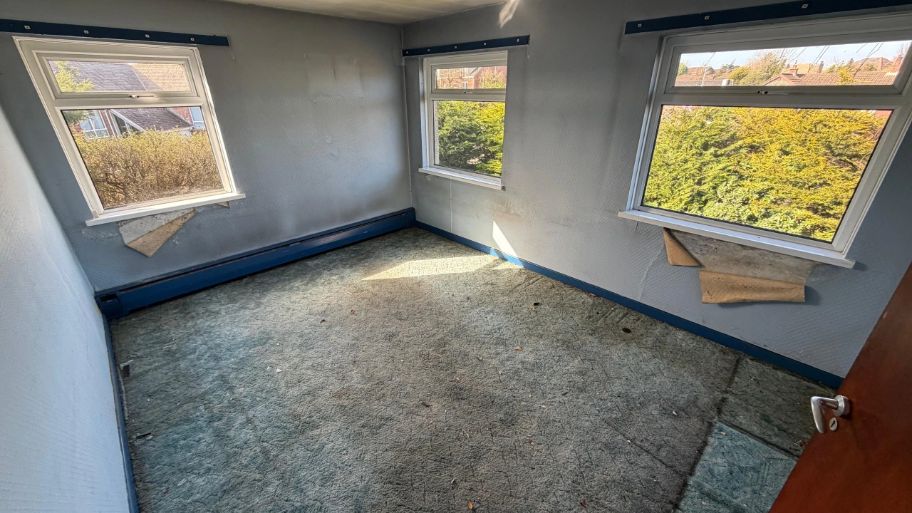 
                        2.jpeg, Belfast, BT8 8DW