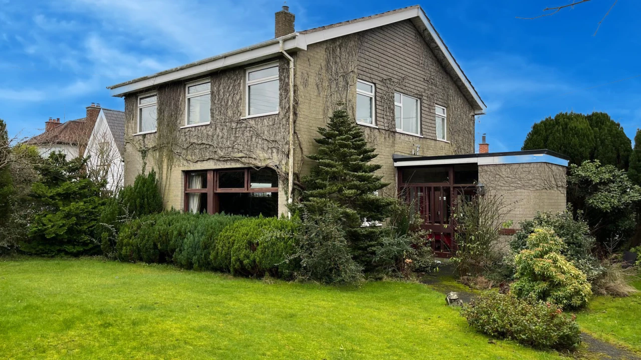 
                        2b.jpg, Belfast, BT8 8DW