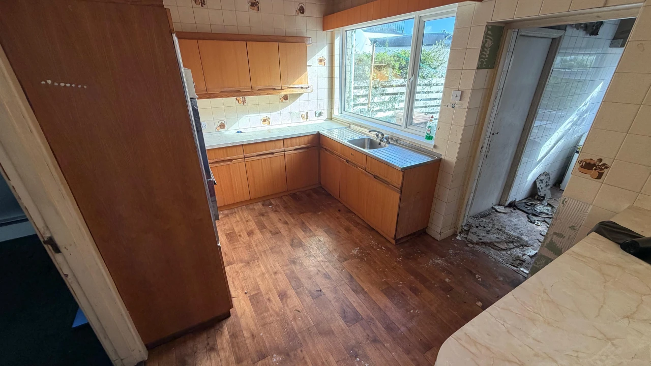 
                        5.jpeg, Belfast, BT8 8DW