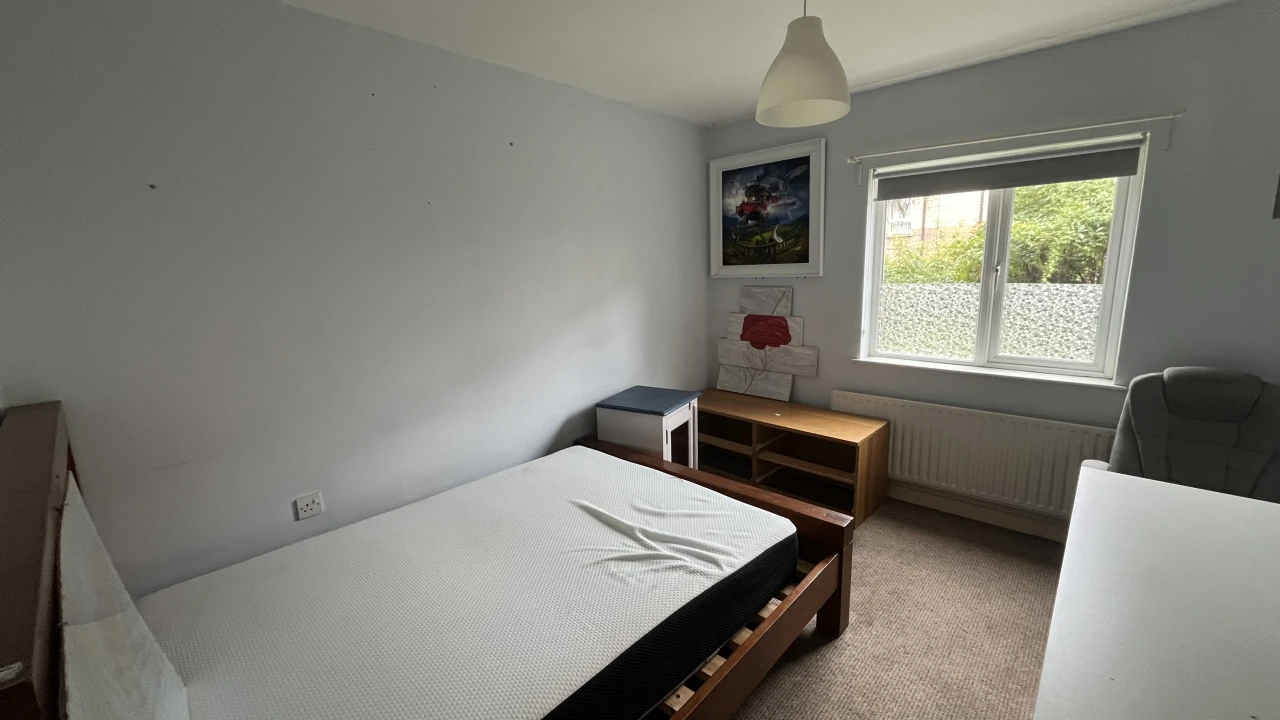 
                        3.jpeg, Belfast, BT6 9AP