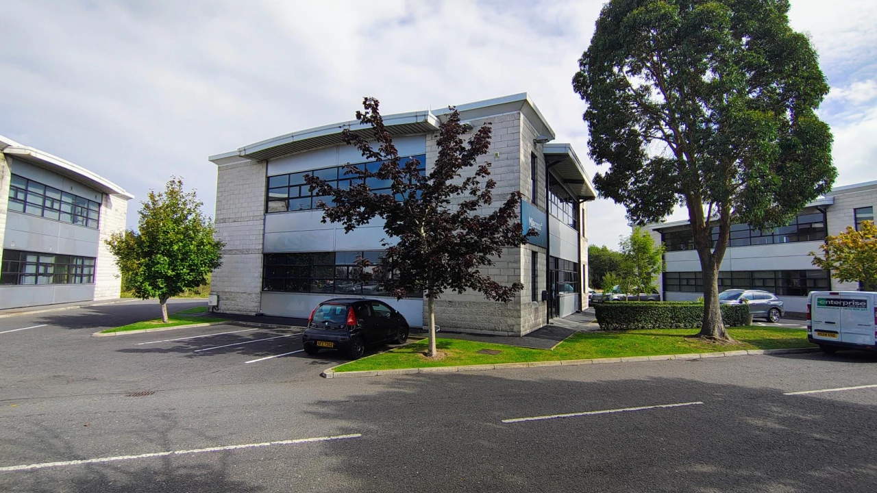 
                        6.jpg, Belfast, BT3 9LE