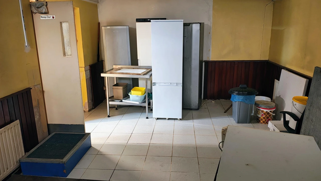 
                        7.jpg, Belfast, BT4 2AA