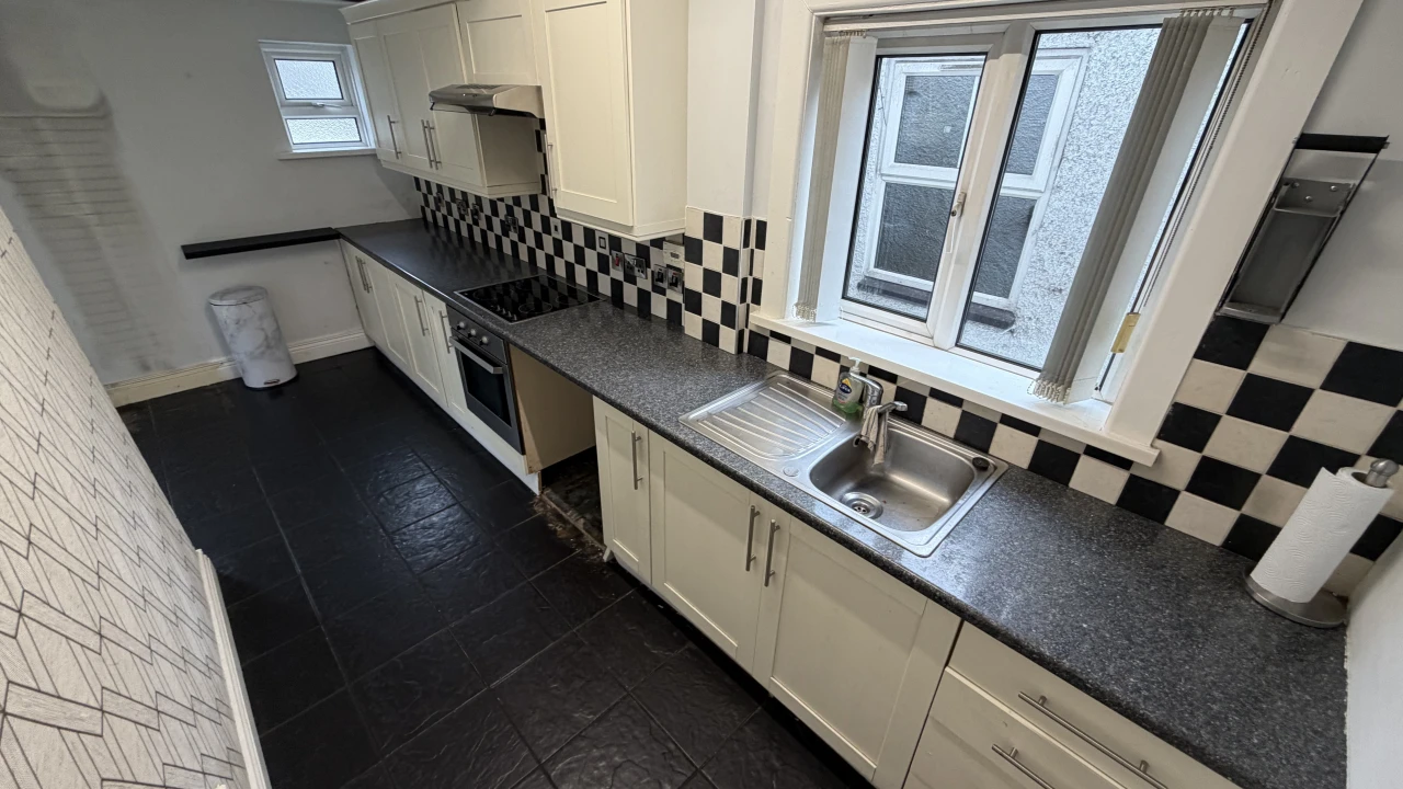 
                        3.jpeg, Belfast, BT11 8FY