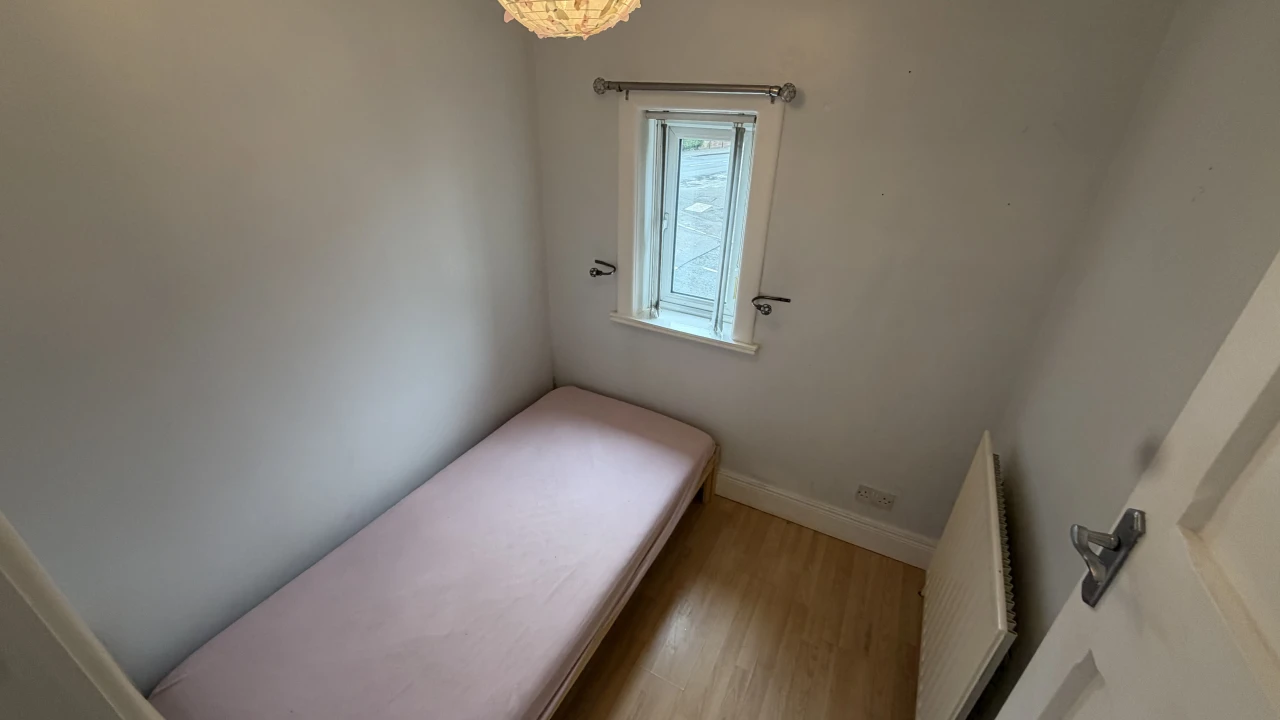 
                        9.jpeg, Belfast, BT11 8FY