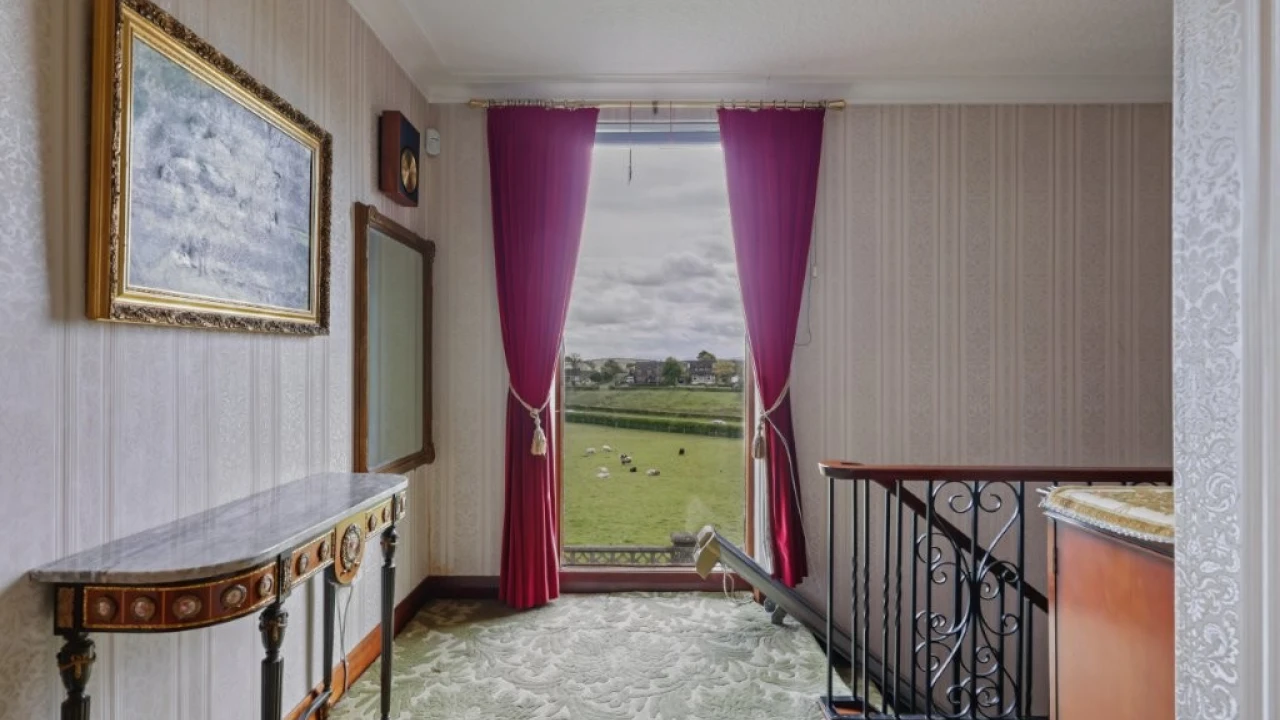 
                        736-saintfield-road--02.jpg, Belfast, BT8 8AT