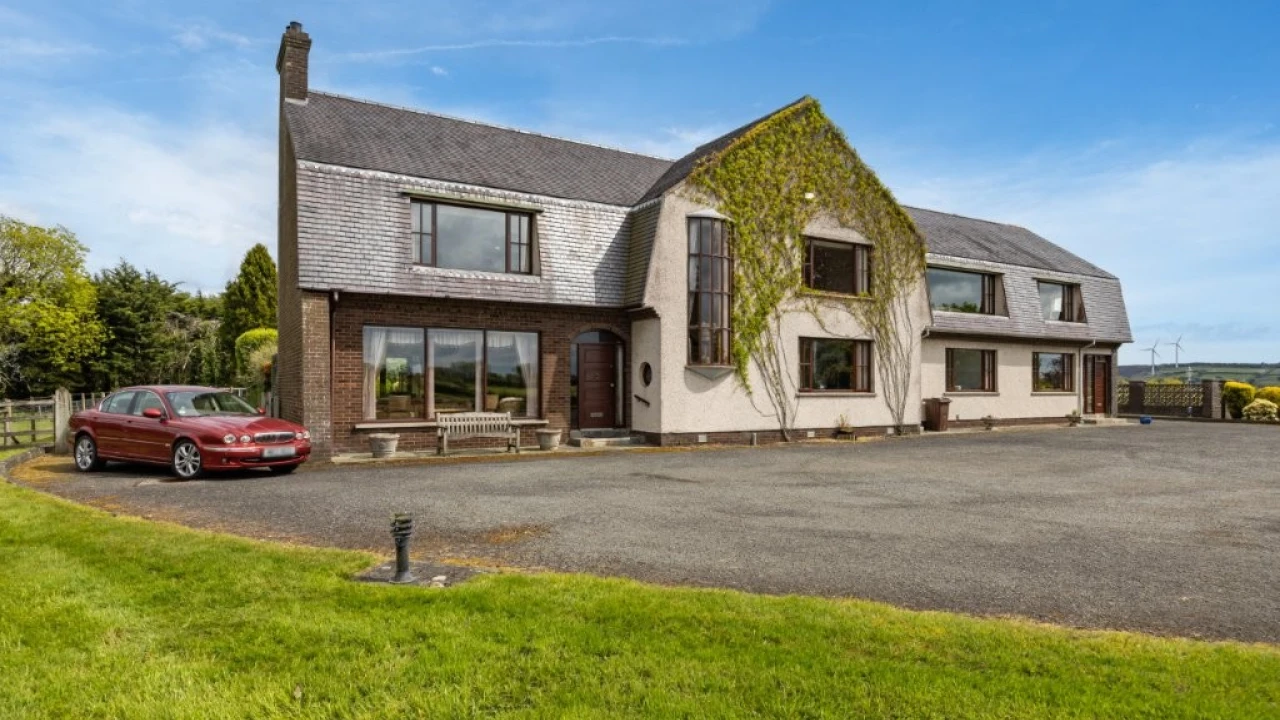 
                        736-saintfield-road--52.jpg, Belfast, BT8 8AT