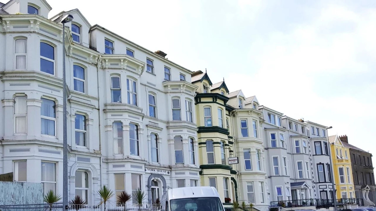 
                        captureemailer.JPG, Portrush, BT56 8AY
