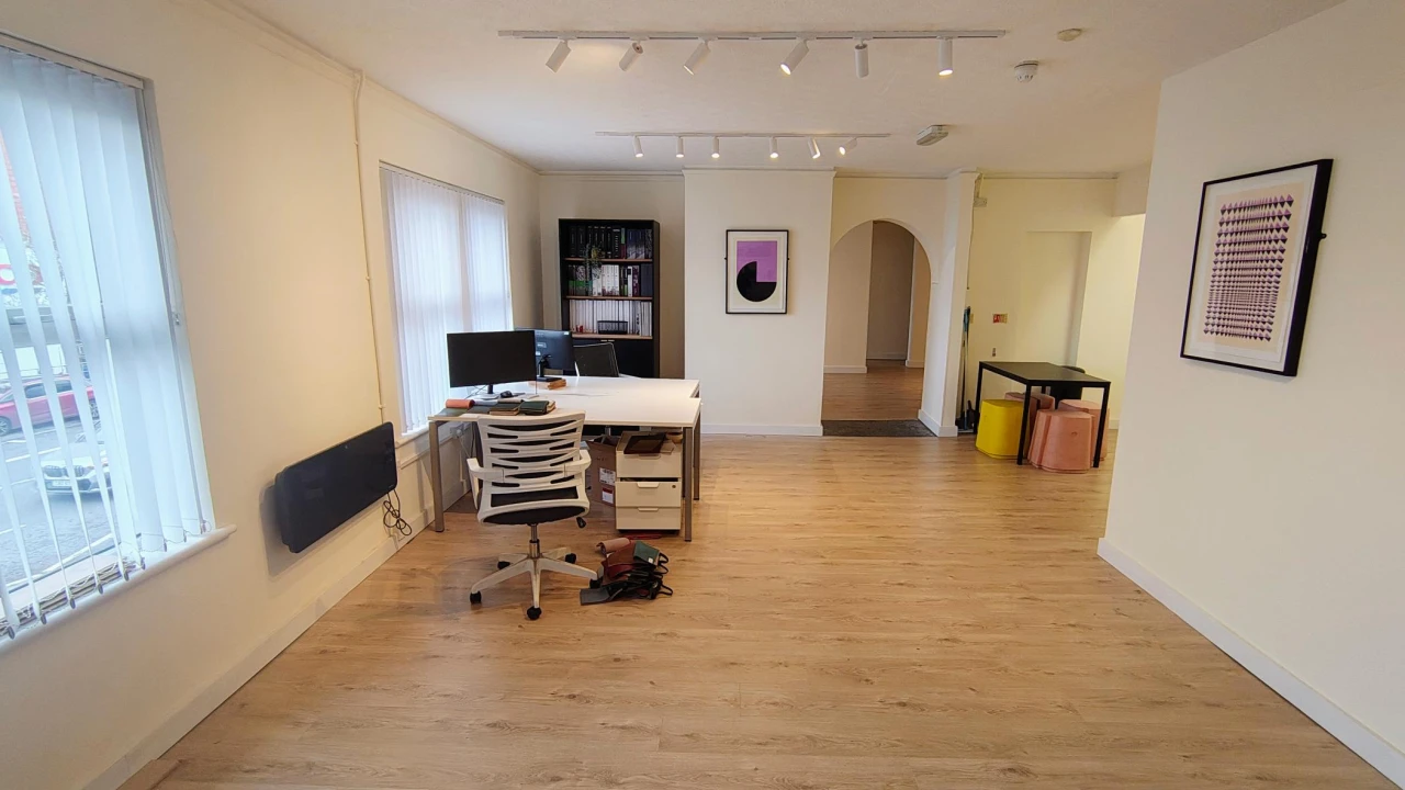 
                        img_20260318_111950635_hdr_ae.jpg, Belfast, BT9 6GD