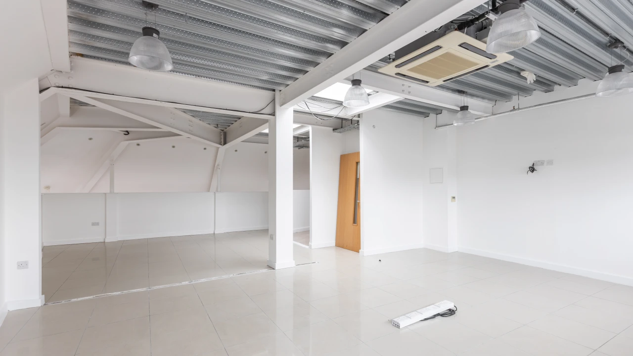 
                        83-85-victoria-street-31.jpg, Belfast, BT1 4PB