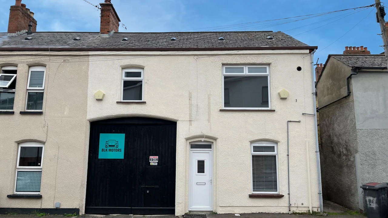 
                        frontblue.jpg, Belfast, BT5 5AH