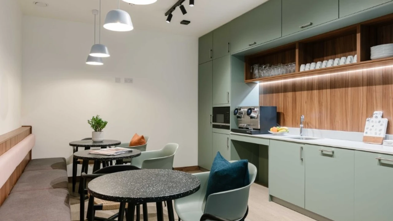 
                        ap-suite-301-79.jpg, Belfast, BT1 4GF