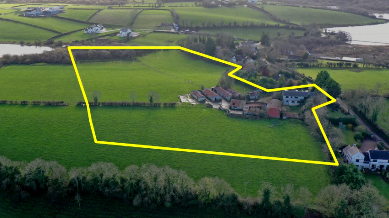 
                        webfront.png, Hillsborough, BT26 6BN