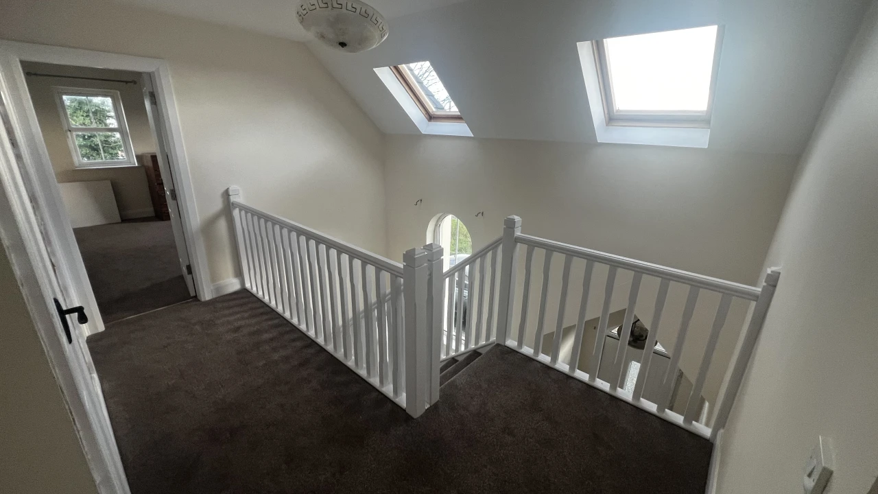 
                        img_1702.jpeg, Moville, F93 V4FP