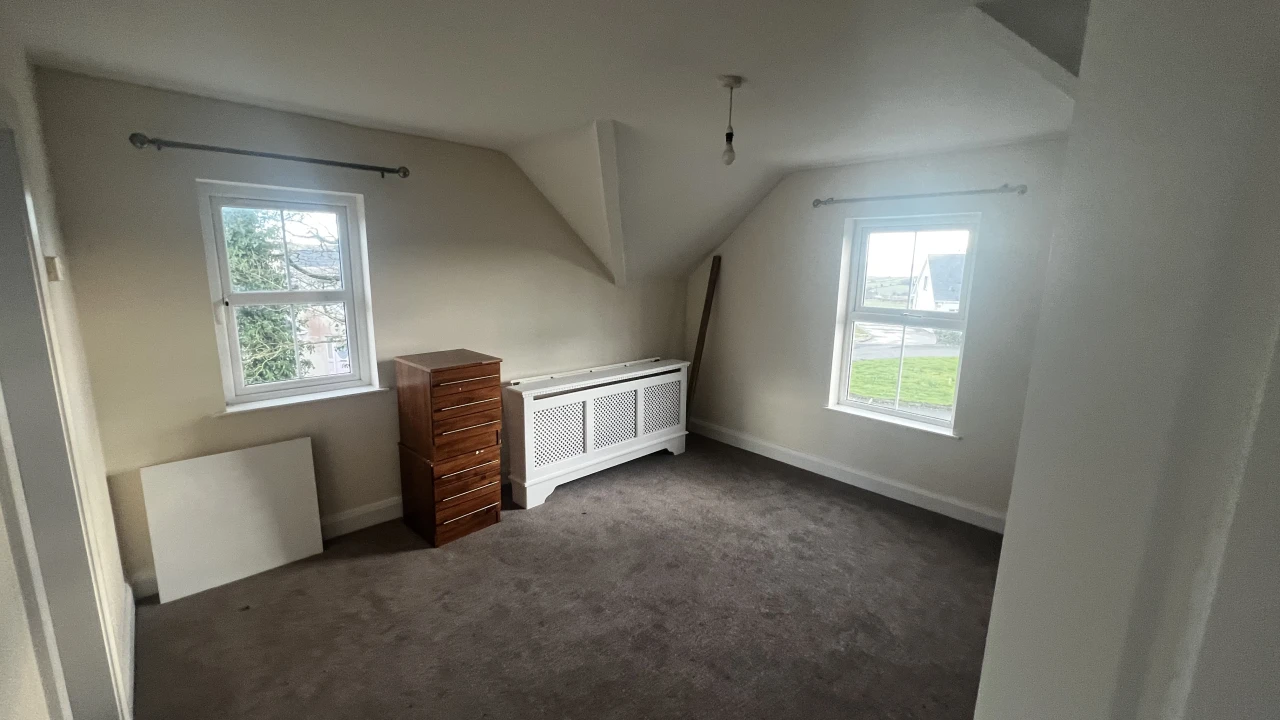 
                        img_1703.jpeg, Moville, F93 V4FP