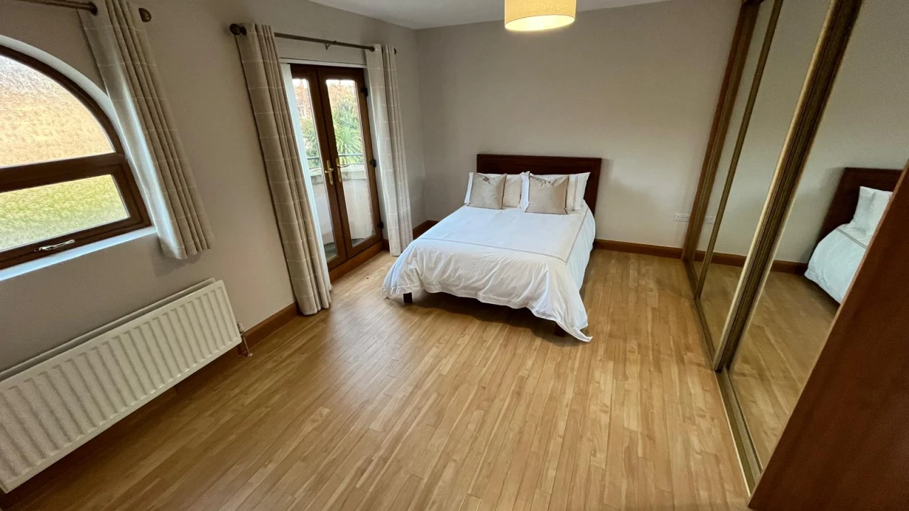 
                        img-20251110-wa0059.jpg, Belfast, BT15 5HL