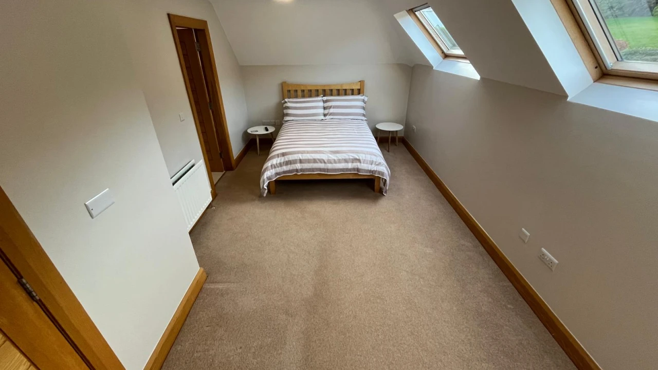 
                        img-20251110-wa0063.jpg, Belfast, BT15 5HL