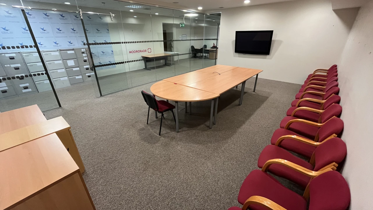 
                        img_6212.jpg, Belfast, BT1 6EA