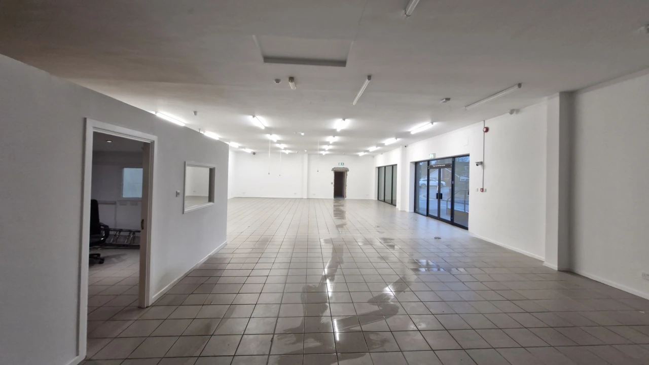 
                        20251205_085741_resized_11.jpg, Carrickfergus, BT38 7QN