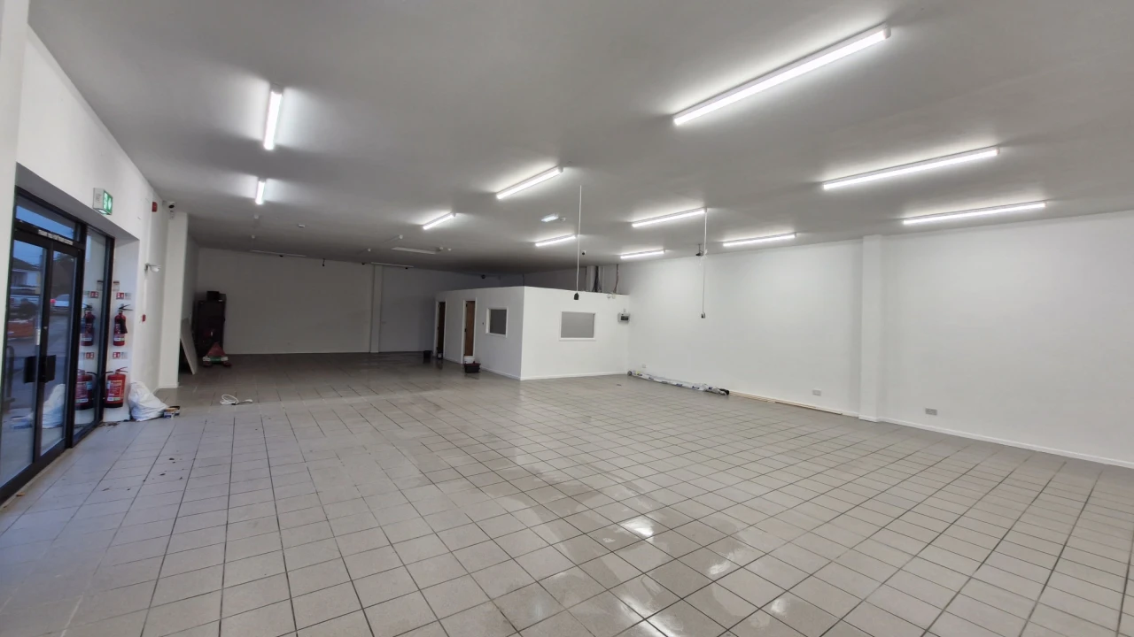 
                        20251205_090022_resized_1.jpg, Carrickfergus, BT38 7QN