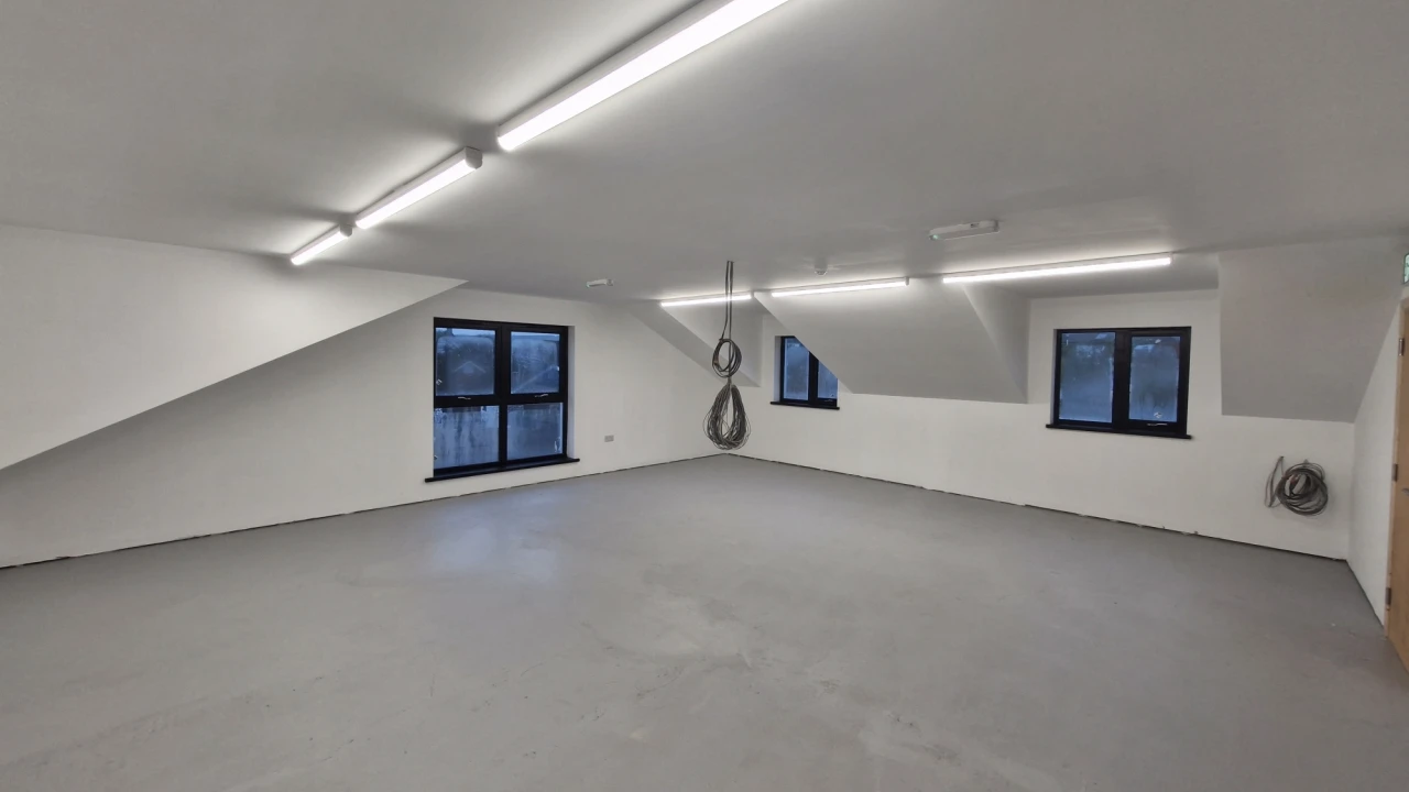 
                        20251205_090308_resized_1.jpg, Carrickfergus, BT38 7QN